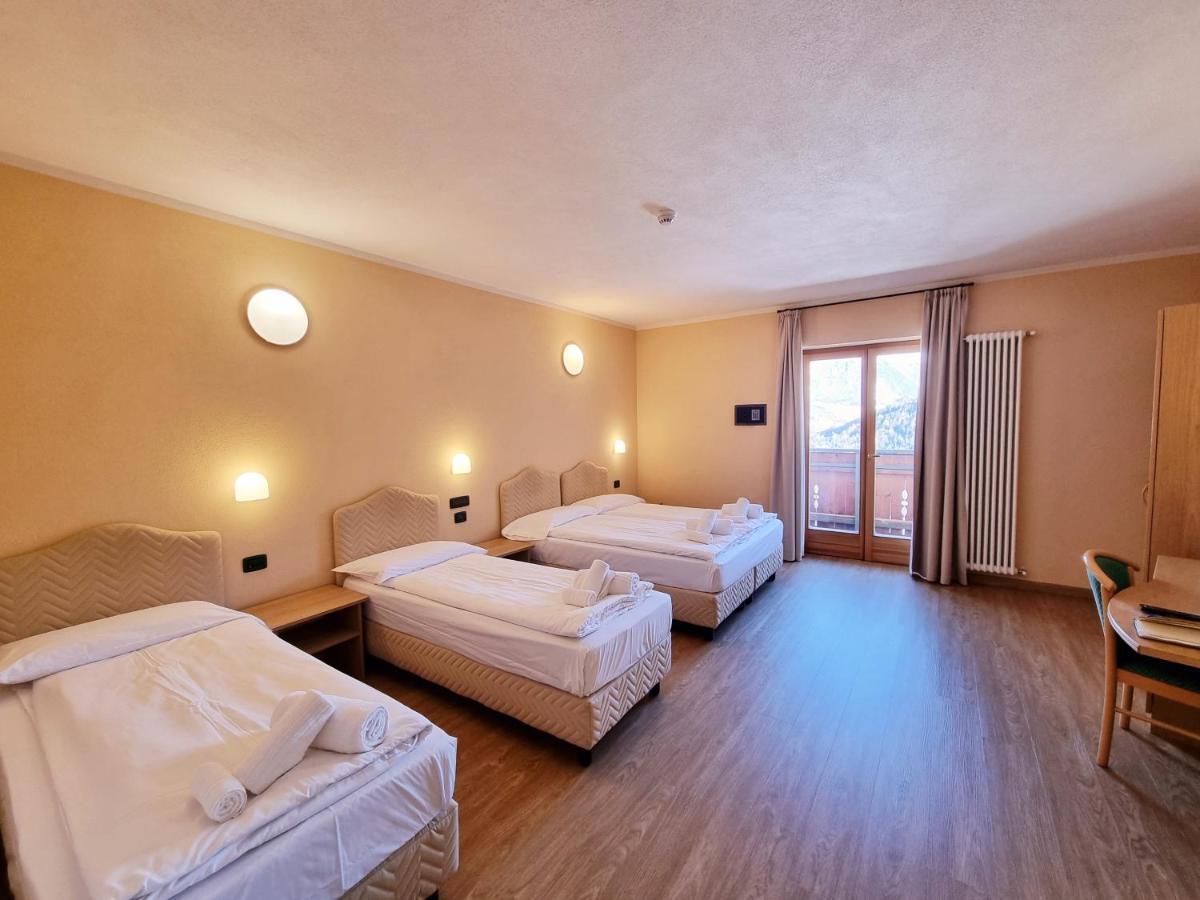 Hotel San Carlo, Tra Bormio E Livigno 이솔라치아 외부 사진